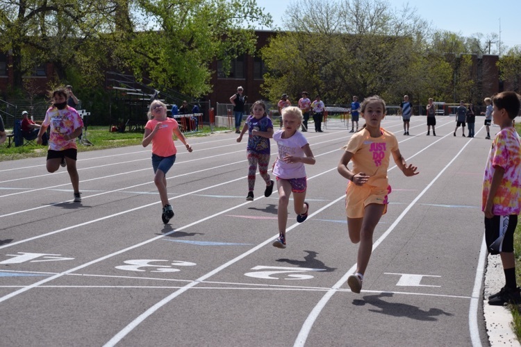 4th grade girls running 