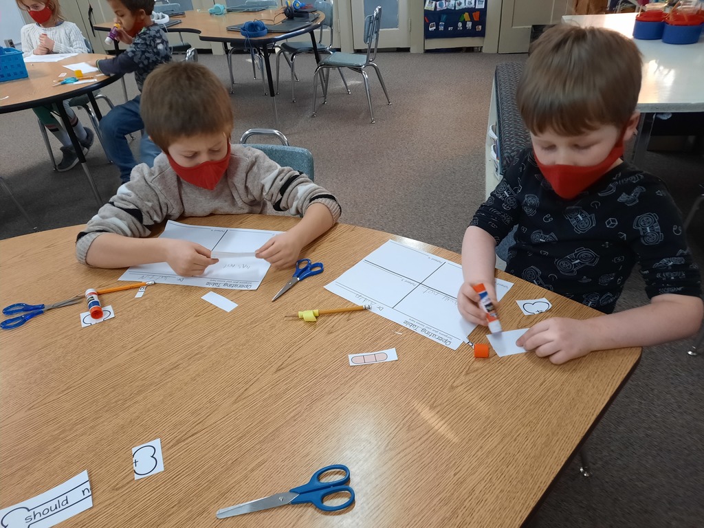 Doctors performing contraction surgery 